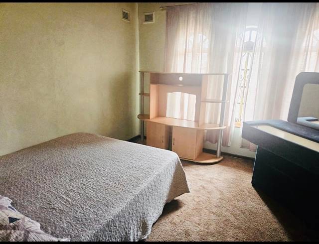 3 BEDROOM HOUSE TO LET IN SHALLCROSS